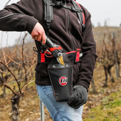 Sécateur électrique professionnel F3020 tête standard en porte sécateur holdeur en viticulture - INFACO