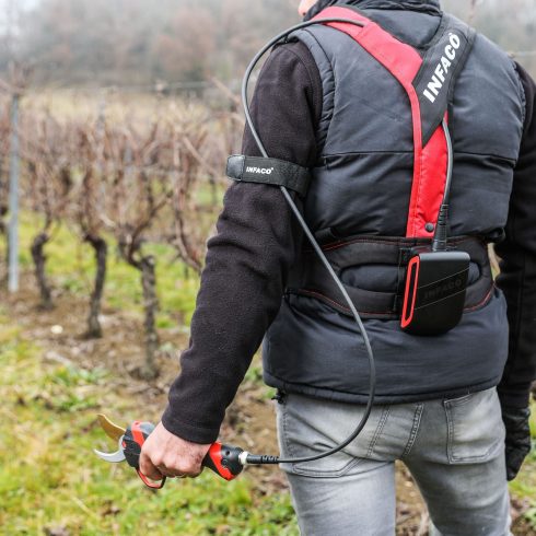 Sécateur électrique professionnel F3020 portage gilet version gaucher en viticulture - INFACO