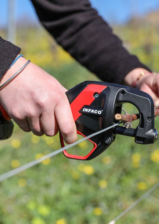 plieur-electrique-professionnel-at1000
