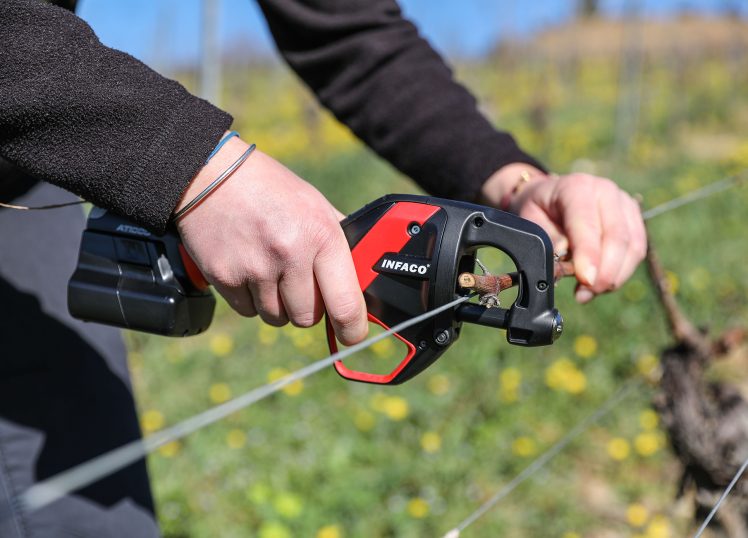 plieur-electrique-professionnel-at1000
