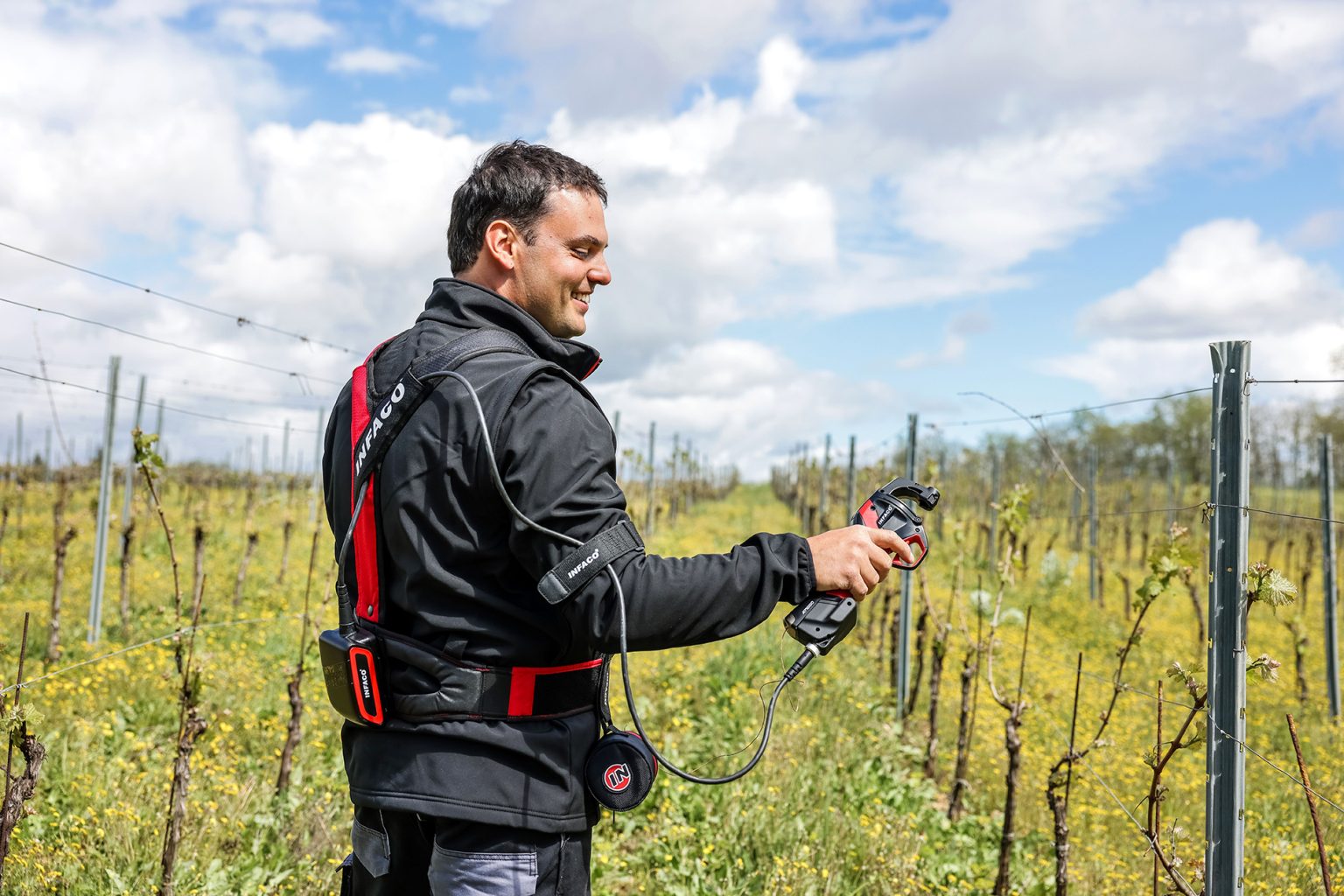 Attacheuse AT100036 avec gilet de dos