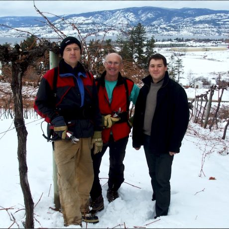 Laurent Rigal, technico commercial INFACO accompagné d'utilisateurs du sécateur électrique