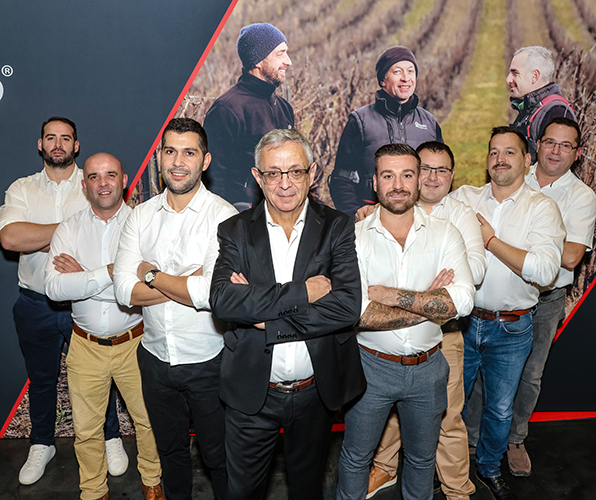 Jean-Pierre, INFACO-Verkaufsleiter, und sein Team von Techinoc-Commercials