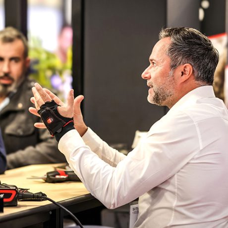 Christophe Gout, F&E-Direktor, präsentiert das DSES Contactless auf der SITEVI 2023