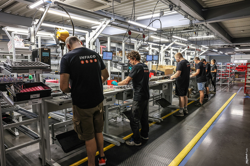 Chaîne de production des sécateurs électriques F3020